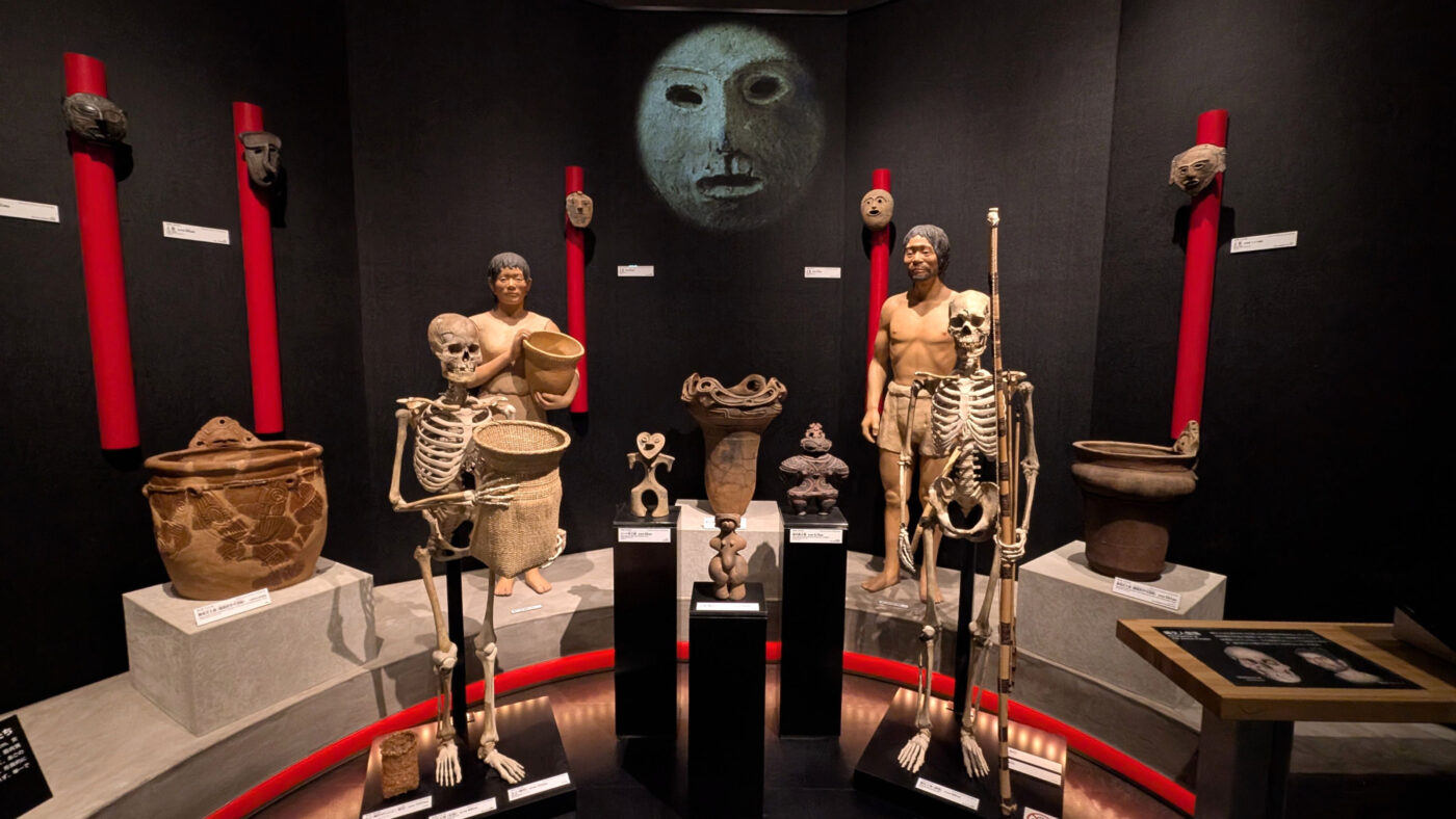 日本のジュエリー:縄文時代 2 Jomon people skeleton